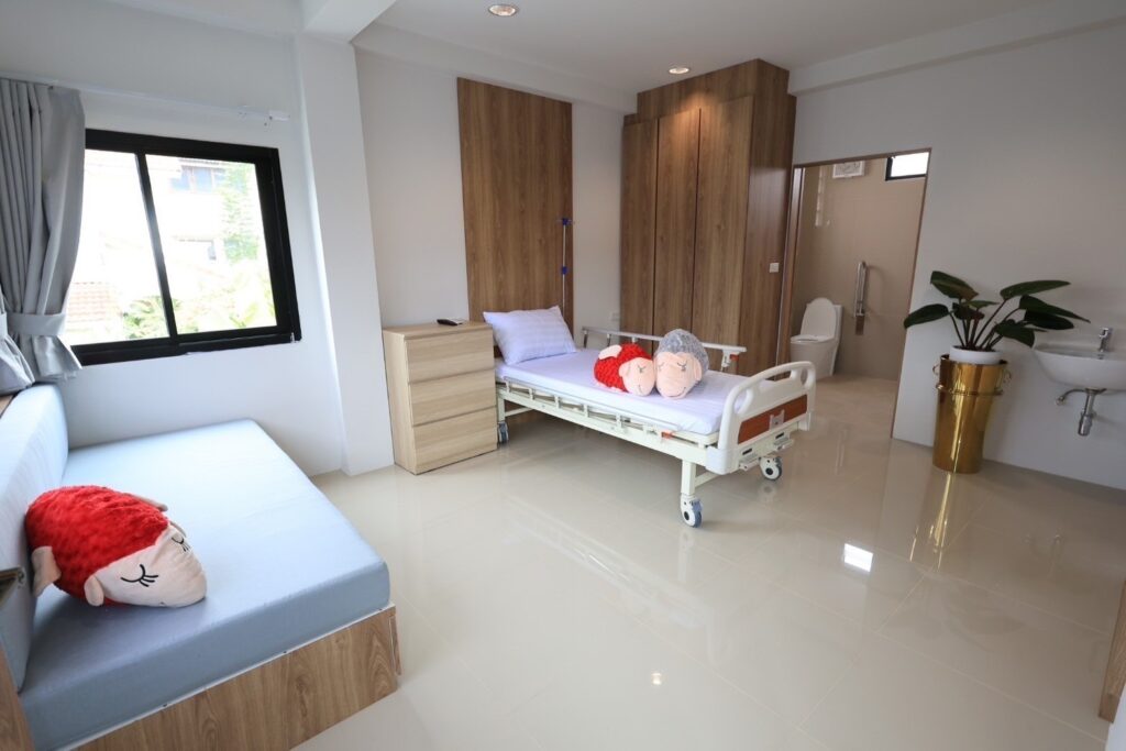HOME 15 ศูนย์ดูแลผู้สูงอายุ