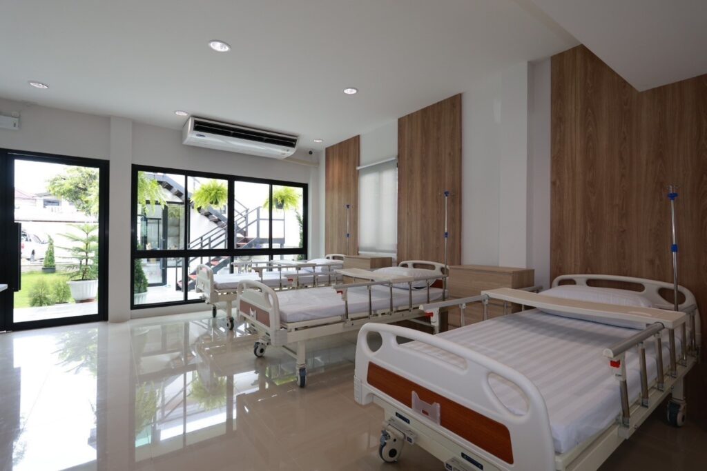 HOME 11 ศูนย์ดูแลผู้สูงอายุ